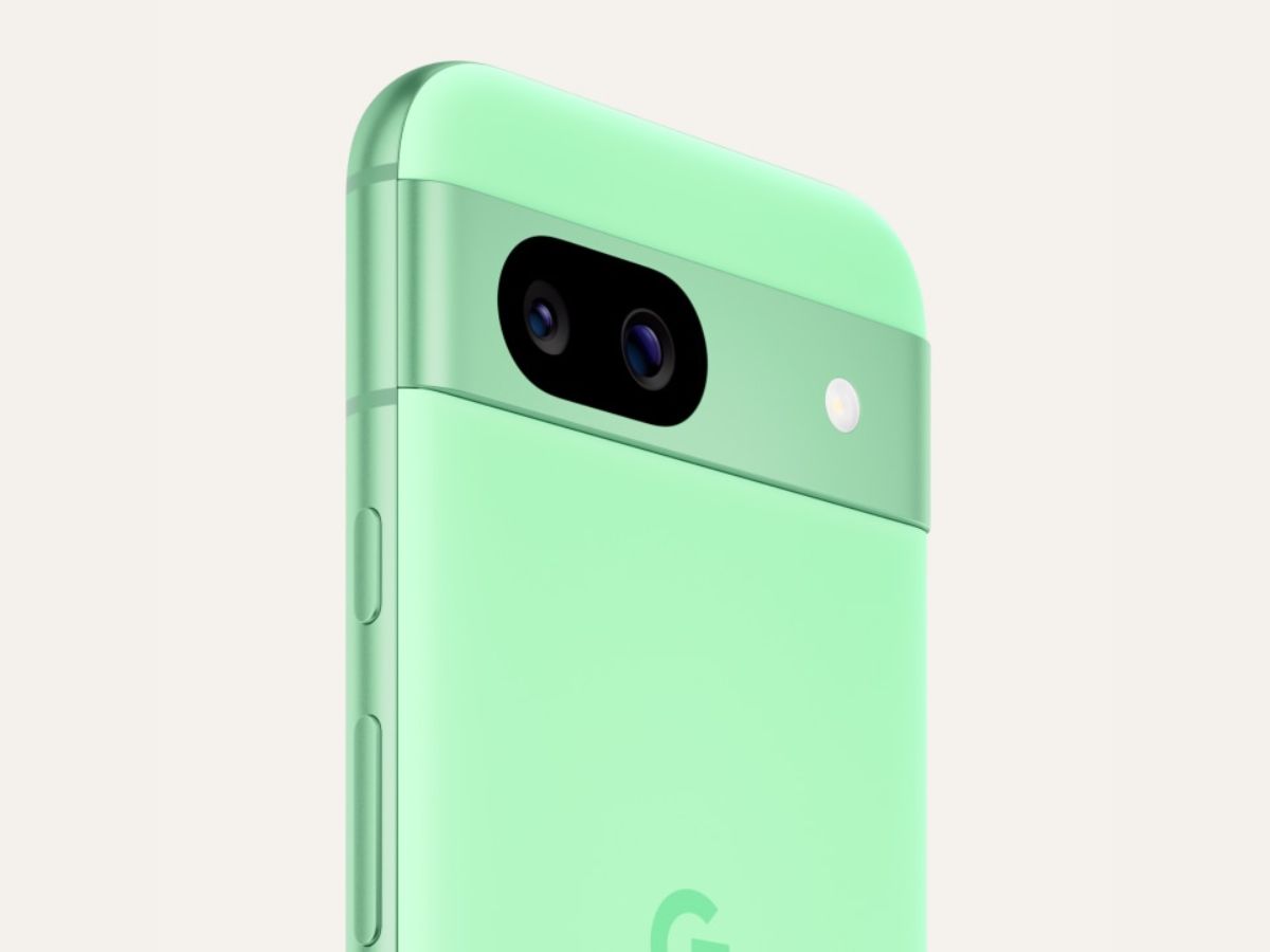 Google Pixel verde su sfondo monocolore